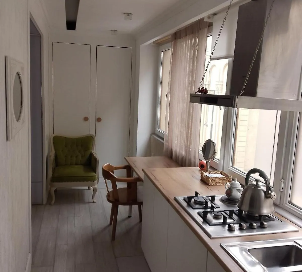 Apartment - Room With The Host Baku